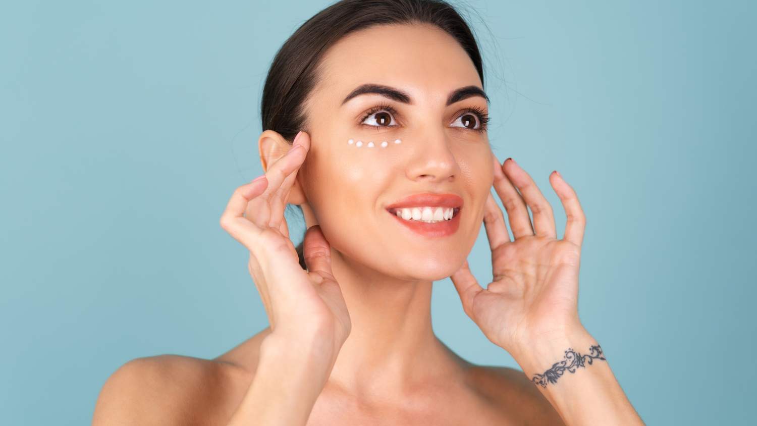 How to Remove Wrinkles Under Eyes Naturally