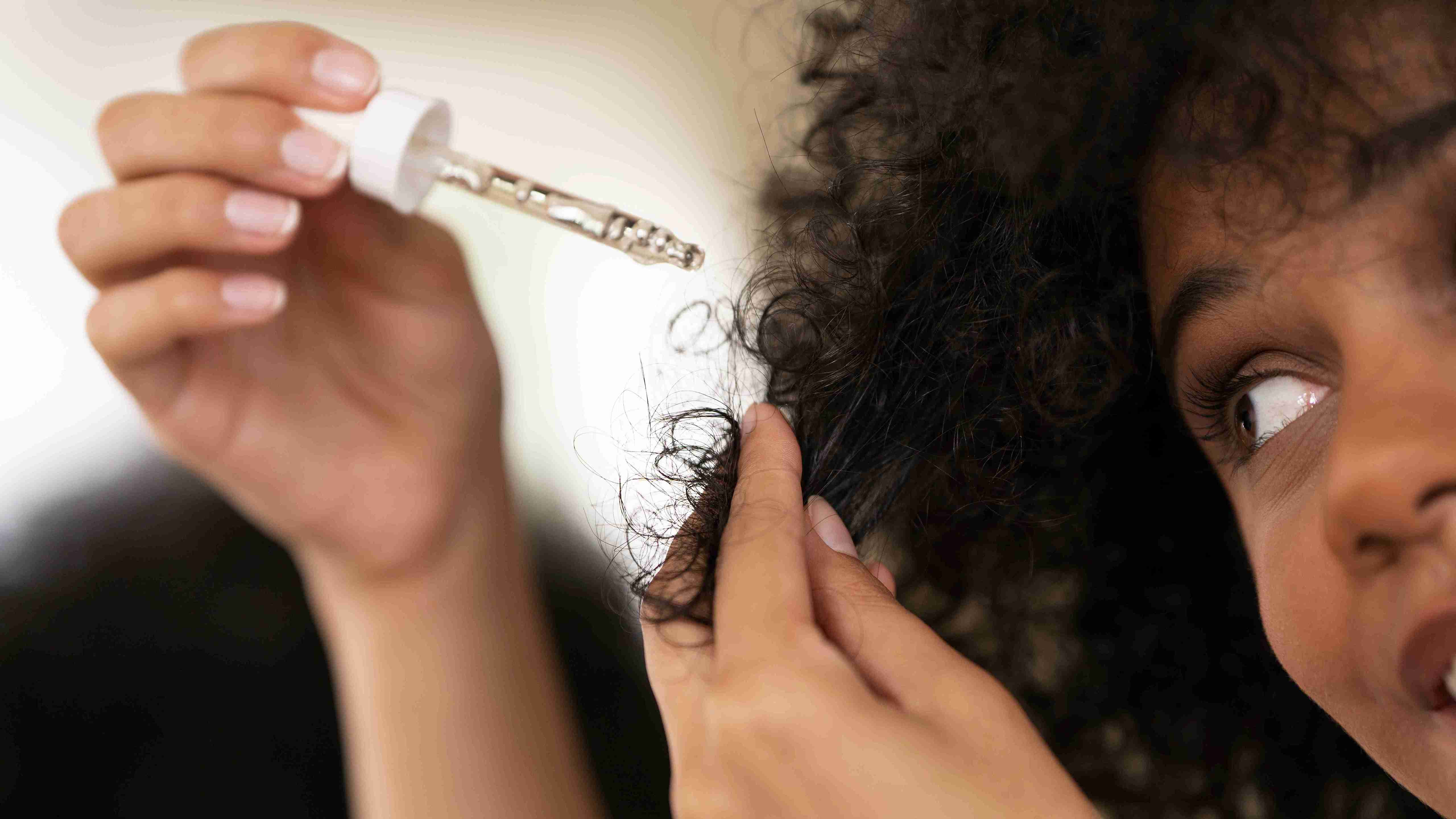 Best Hair Serum for Frizzy Hair: How to Choose the Right One